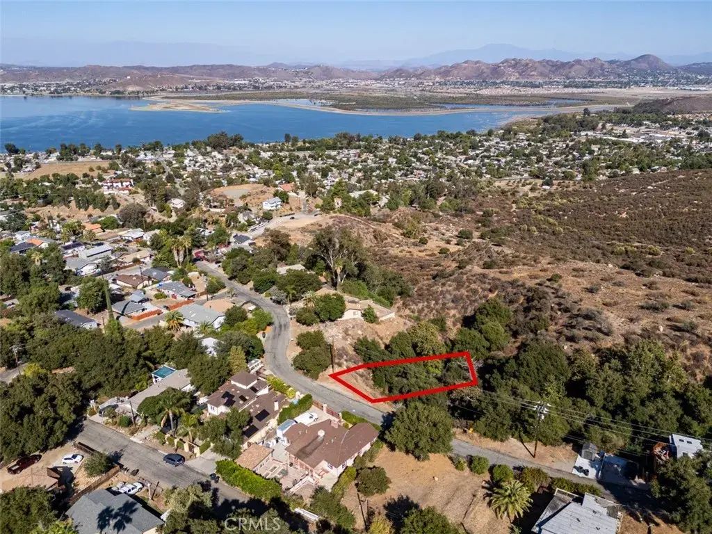 Landerville, Lake Elsinore