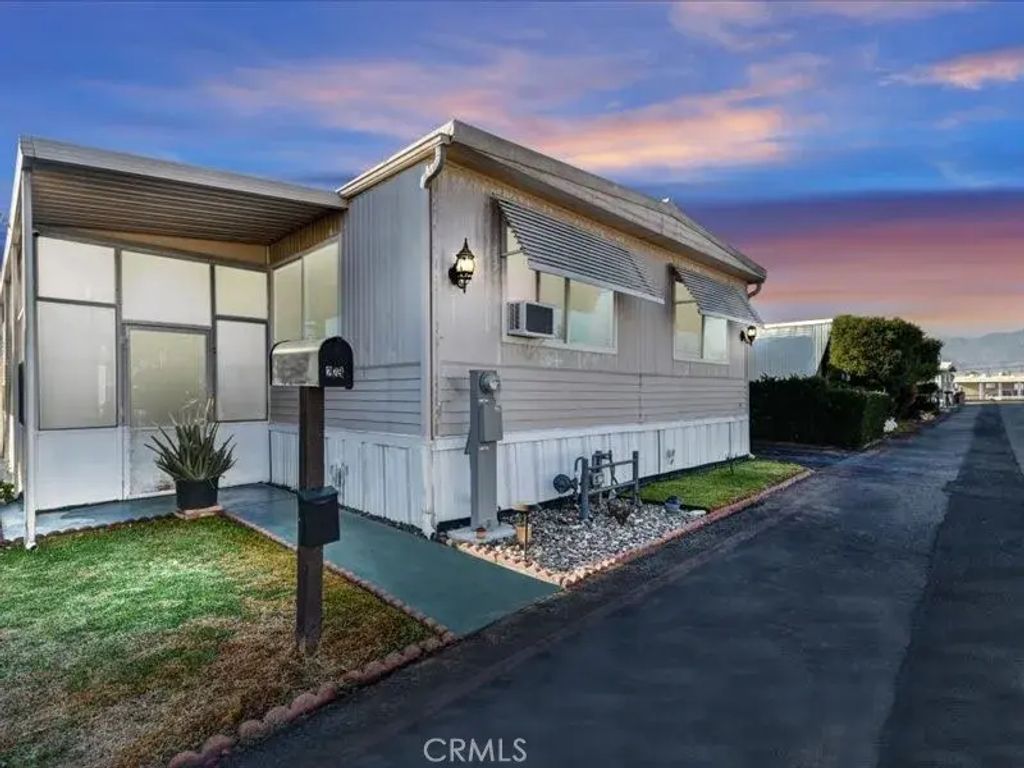1045 N Azusa 229, Covina