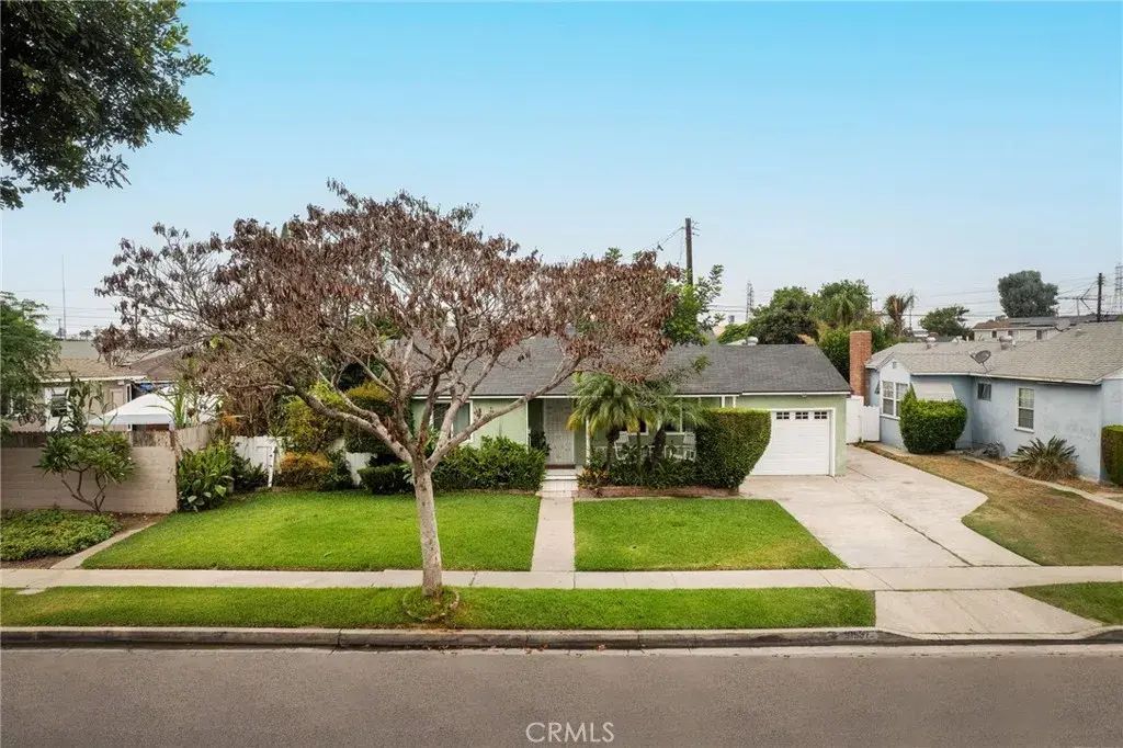 10537 Richlee Avenue, South Gate