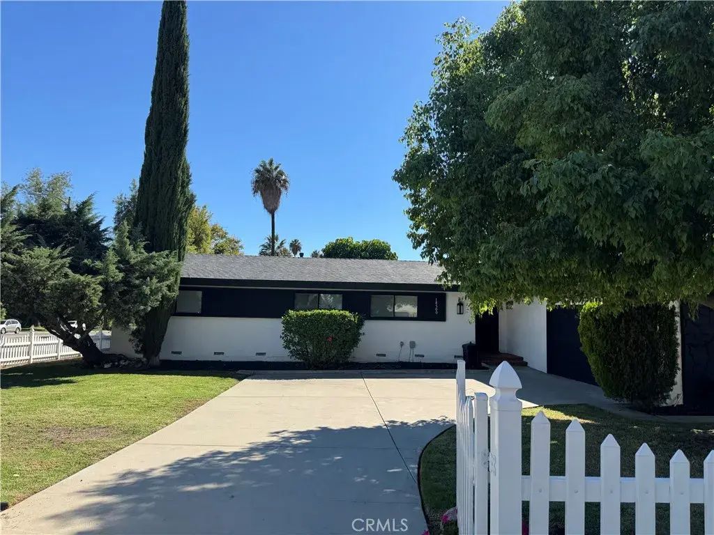 18500 Celtic St, Porter Ranch