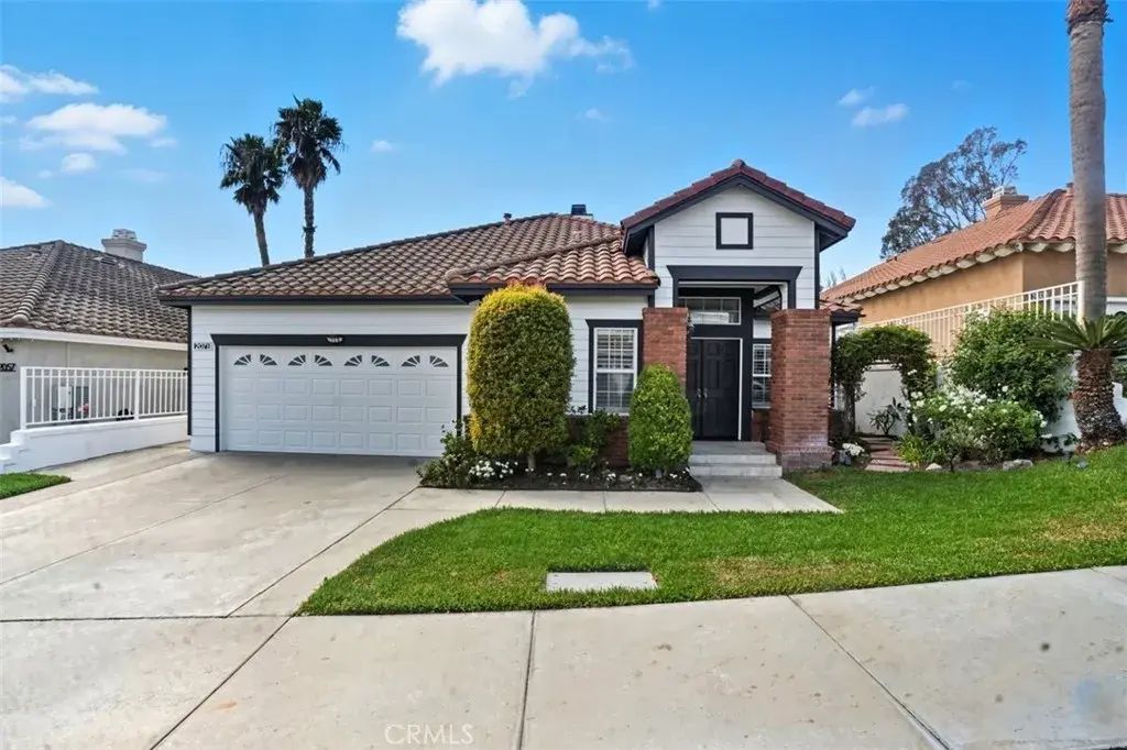 2071 Crescent, Signal Hill