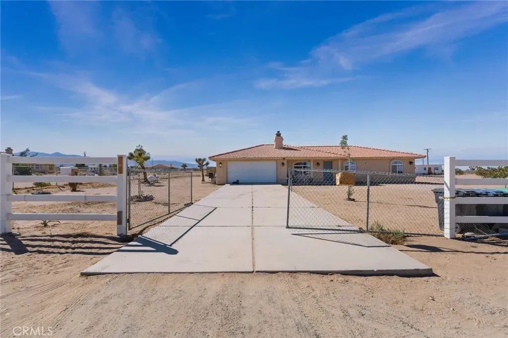 11164 White Road, Victorville
