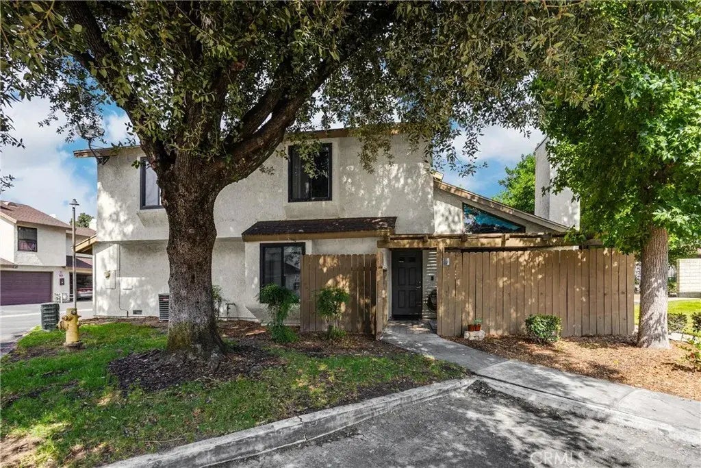 1974 E Lynwood Dr. 11f, San Bernardino