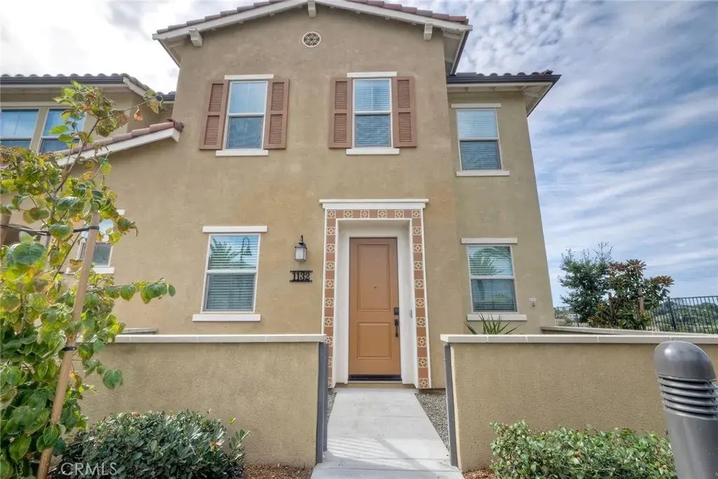 1132 Delpy View, Vista