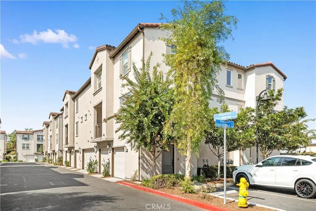 1118 Calle Montana, Montebello