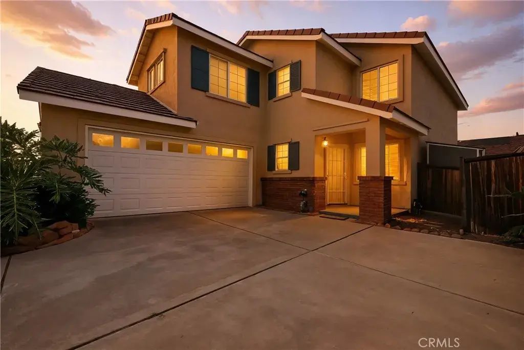 820 Pathfinder, Corona