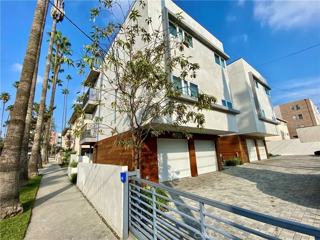 1804 N Serrano Avenue, Los Angeles
