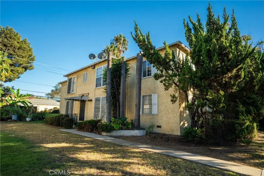 4446 Linden Avenue, Long Beach