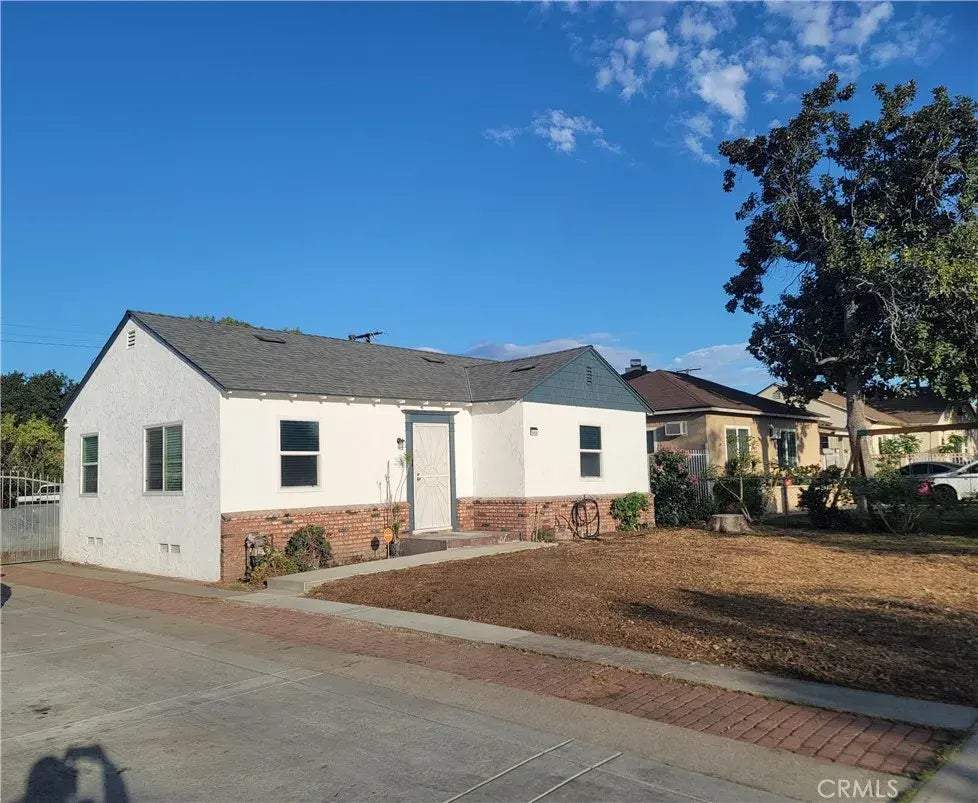 8866 Emerald, Fontana