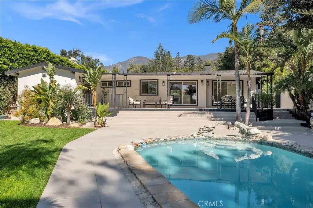 2104 Los Amigos Street, La Canada Flintridge