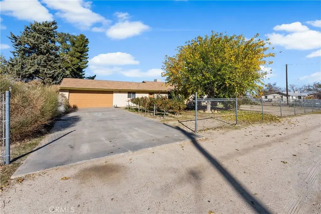 9459 E Avenue T2, Littlerock