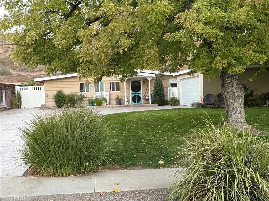 27362 Santa Clarita, Saugus