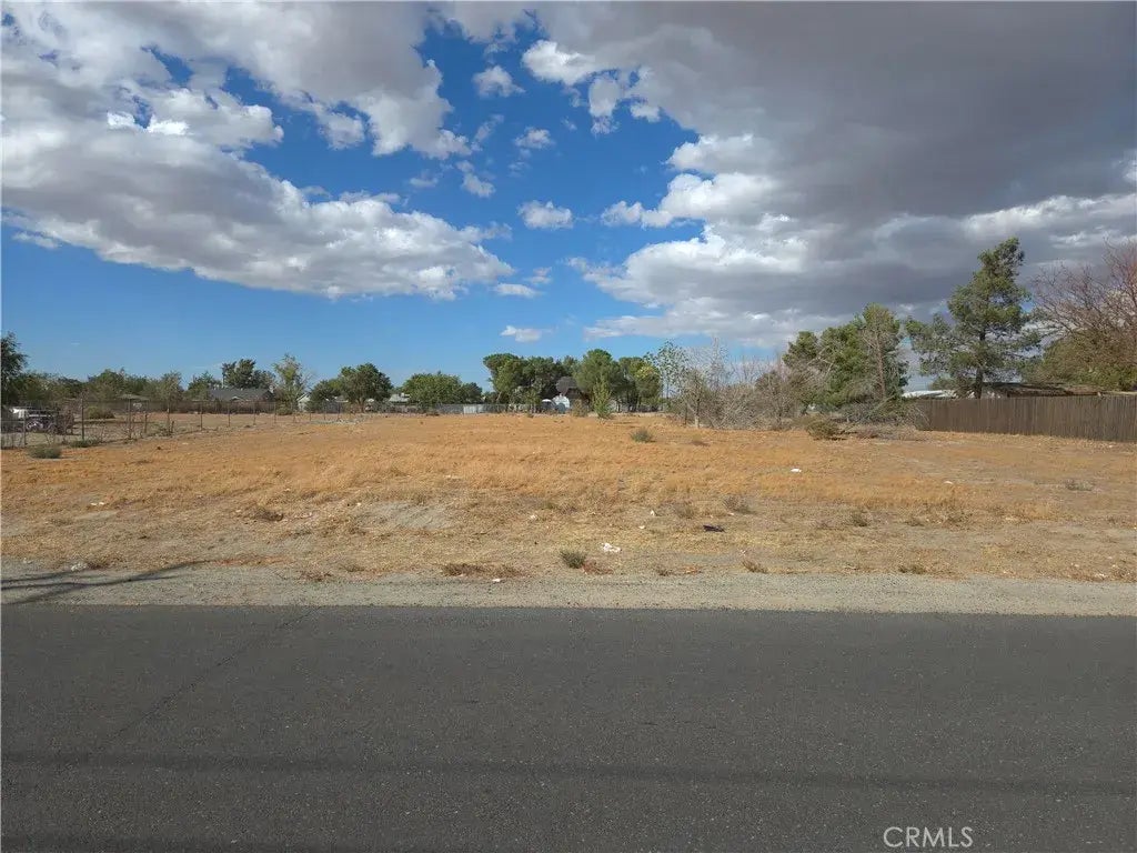 106 Avenue R-4, Sun Village