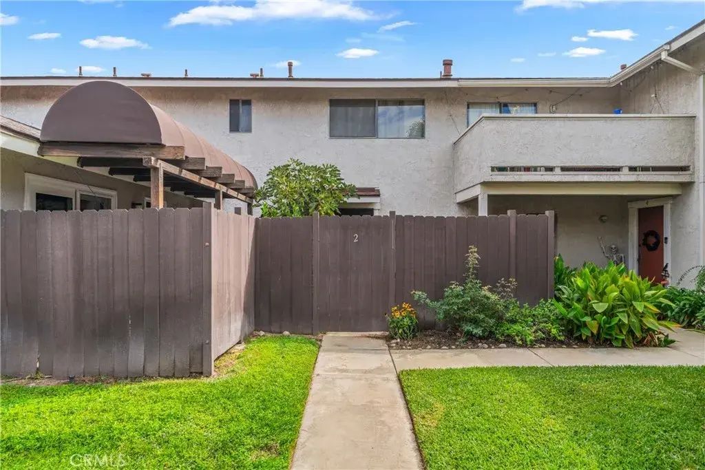 176 Whitney 2, Pomona