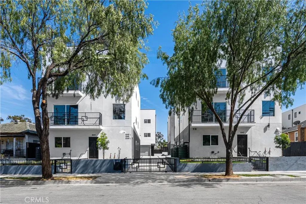 648 N Boyle 1/2, Los Angeles