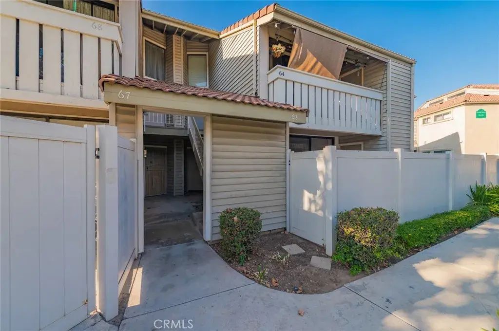 63 Carriage Way 239, Pomona