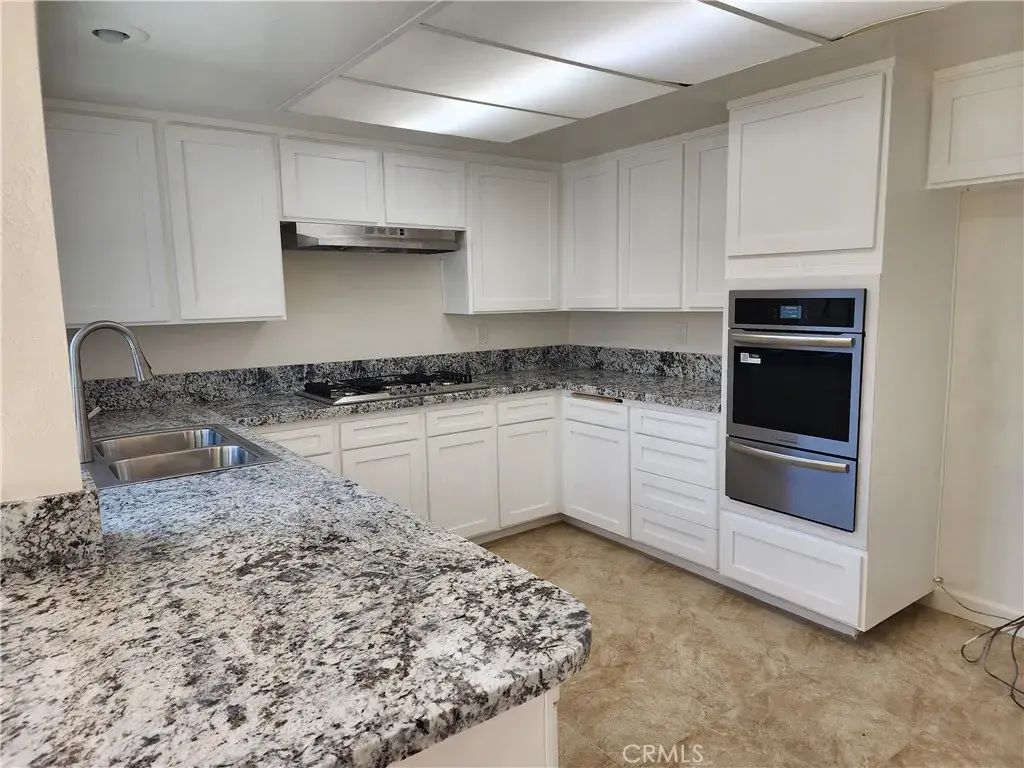 402 W Kelly A, Orange