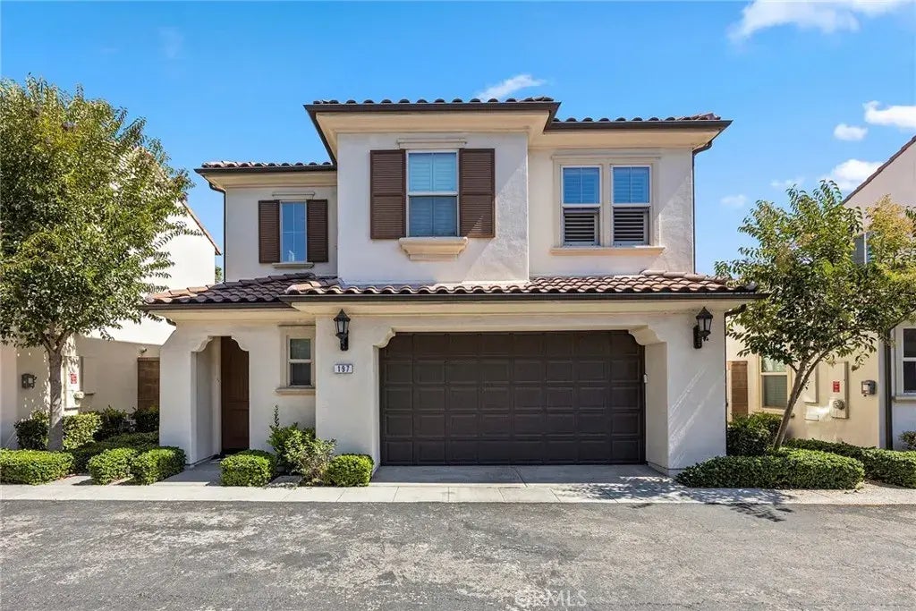 197 Bright Poppy, Irvine