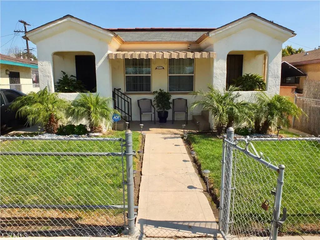 8912 Mettler, Los Angeles