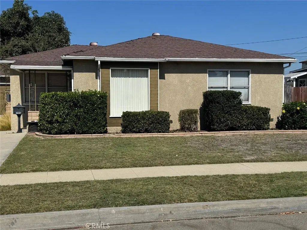 5837 E Gossamer, Long Beach
