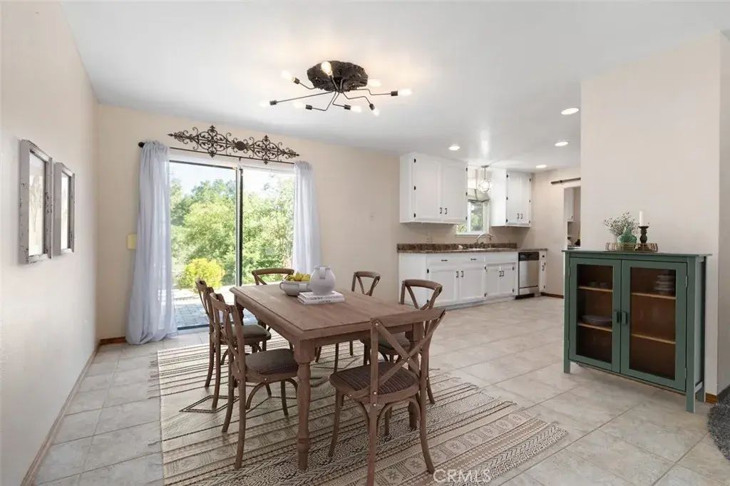 8070 Coromar Ave, Atascadero