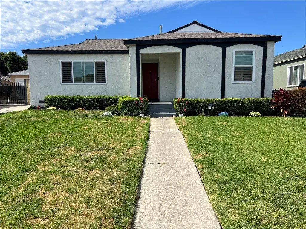 11821 Menlo, Los Angeles