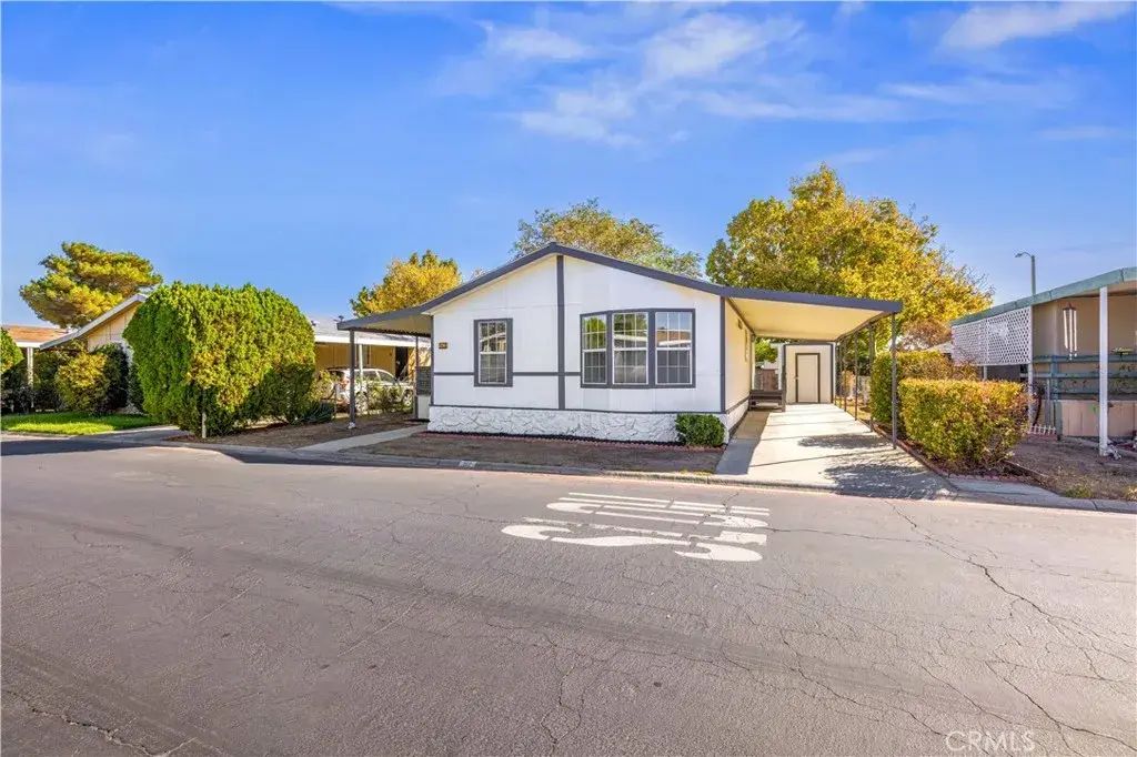 45111 25th East 52, Lancaster