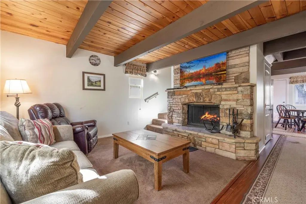 548 Moreno Lane, Sugarloaf