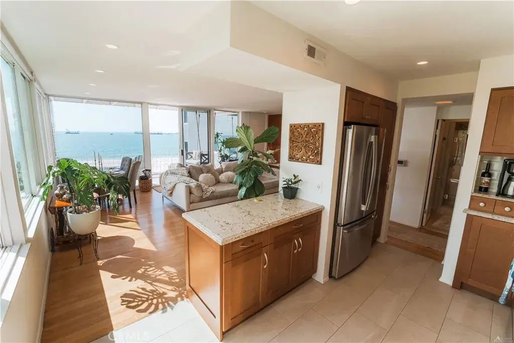 16 36th F, Long Beach