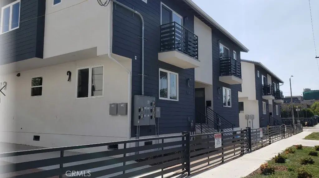 4114 Oakwood Avenue, Los Angeles