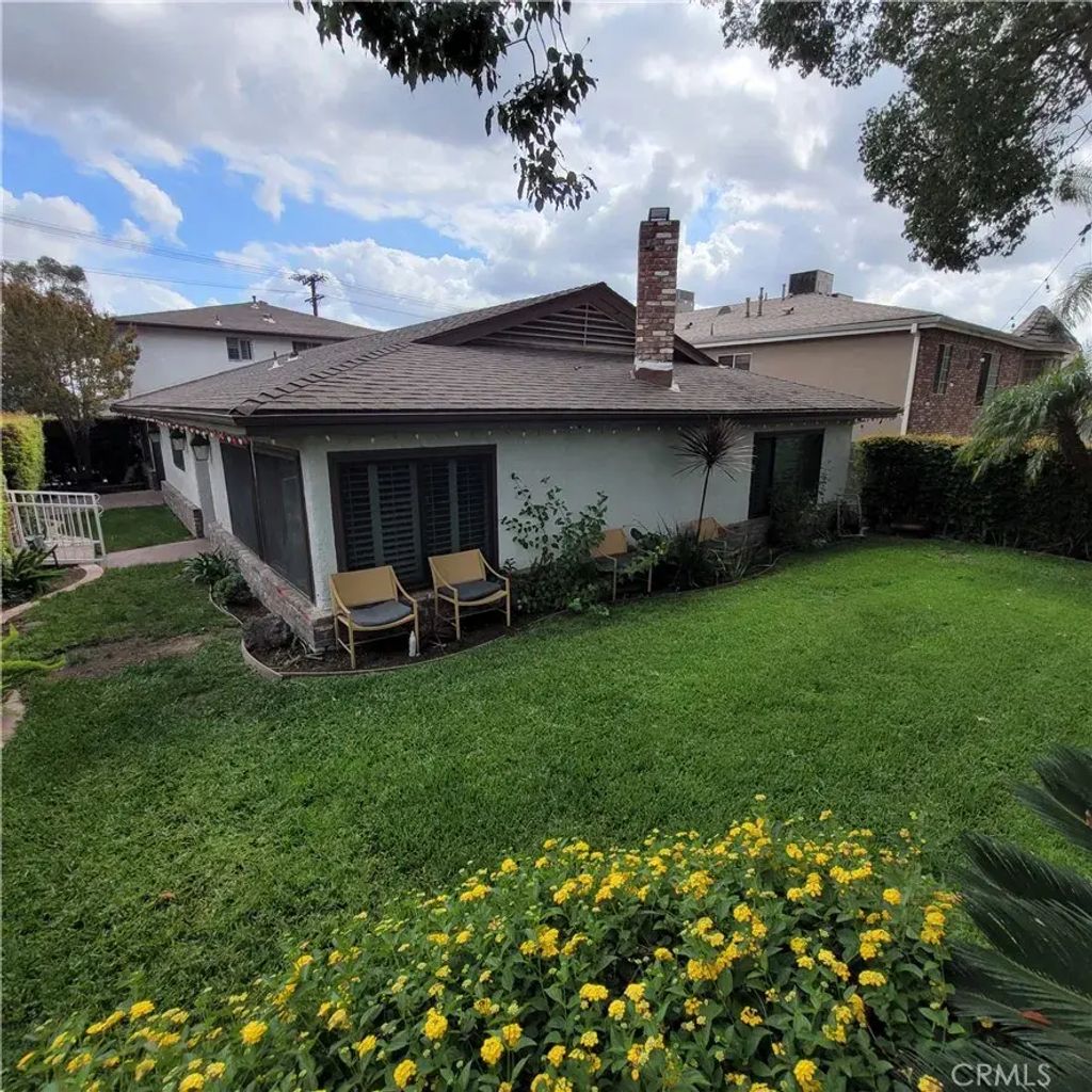 303 S Kenneth Road, Burbank