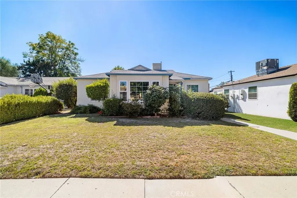 17650 Welby Way, Lake Balboa