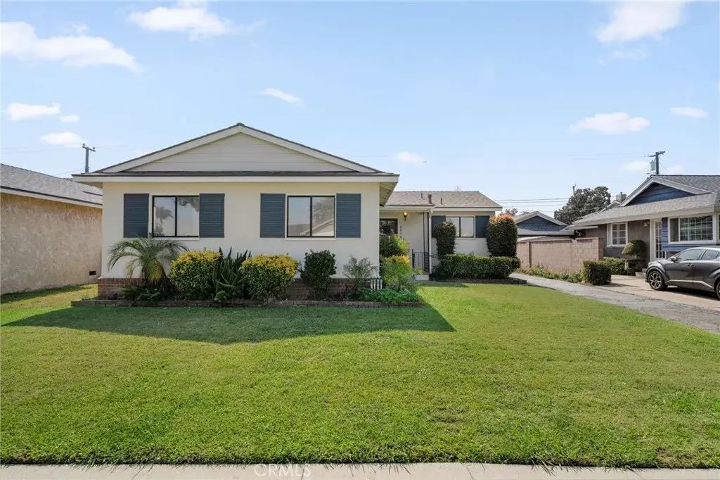 6016 Charlwood Street, Lakewood