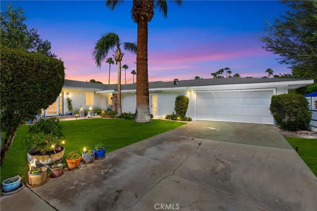 1450 Tamarisk Rd, Palm Springs