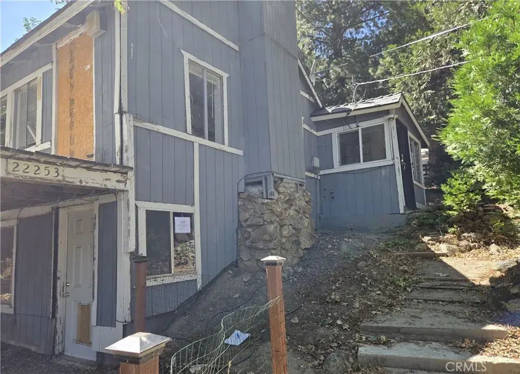 22253 Pine Drive, Cedarpines Park