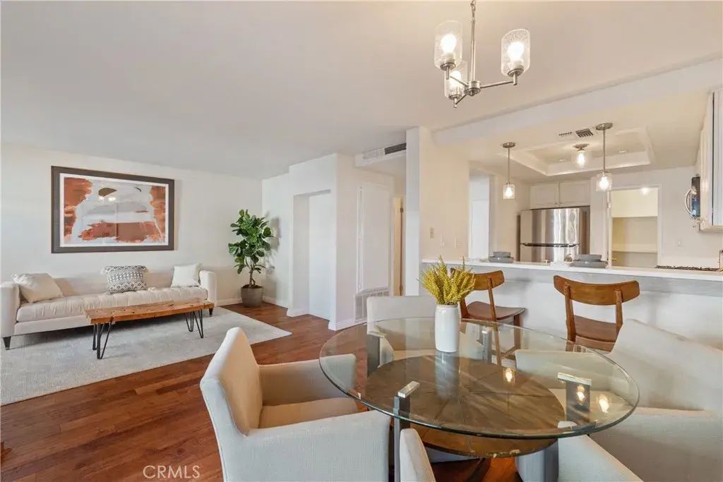 15735 Nordhoff 17, North Hills
