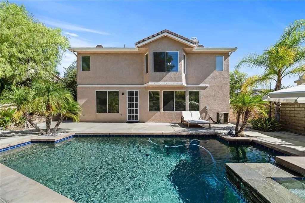 29027 Raintree, Saugus