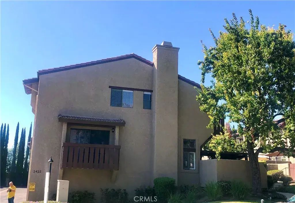 2425 Chandler 4, Simi Valley
