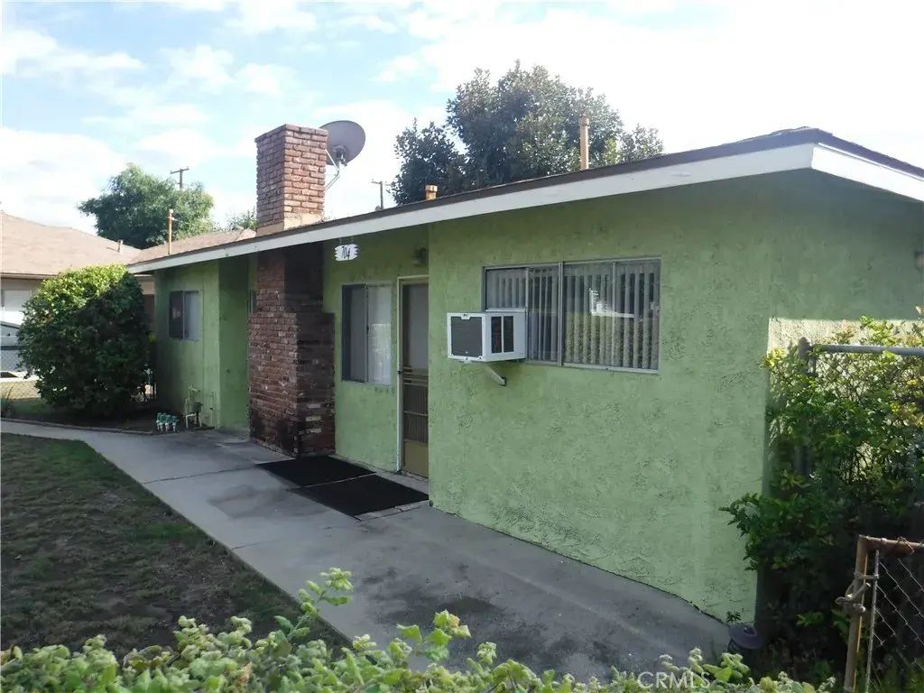 704 W Carroll Avenue West, Glendora