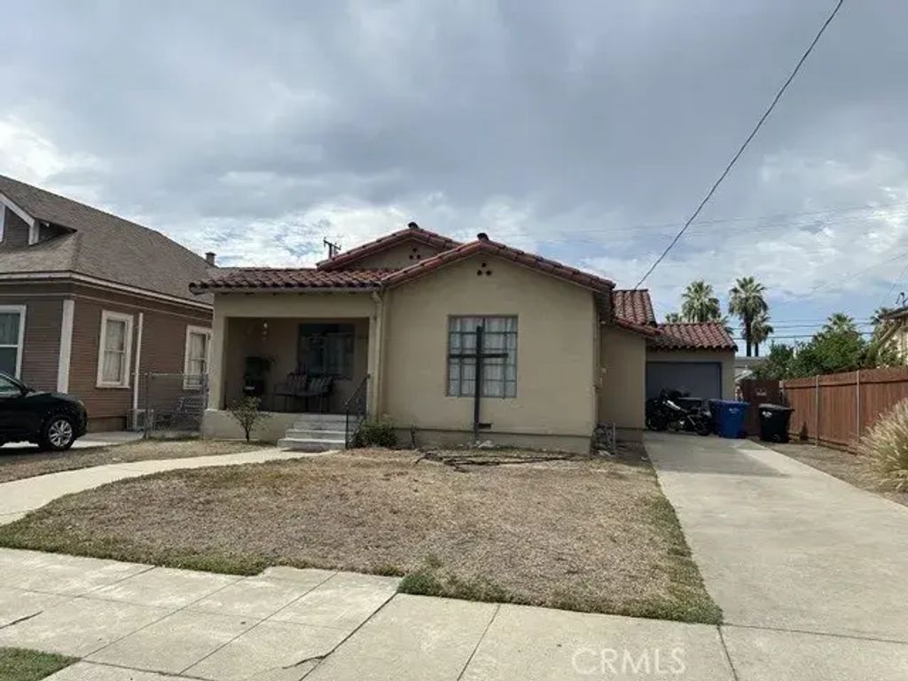 1063 N Gordon, Pomona