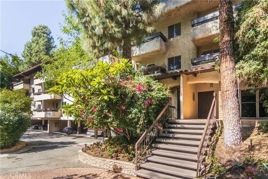 1303 2700 Cahuenga Blvd East, Los Angeles