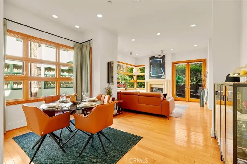 2323 S Beverly Glen Boulevard 9, Los Angeles