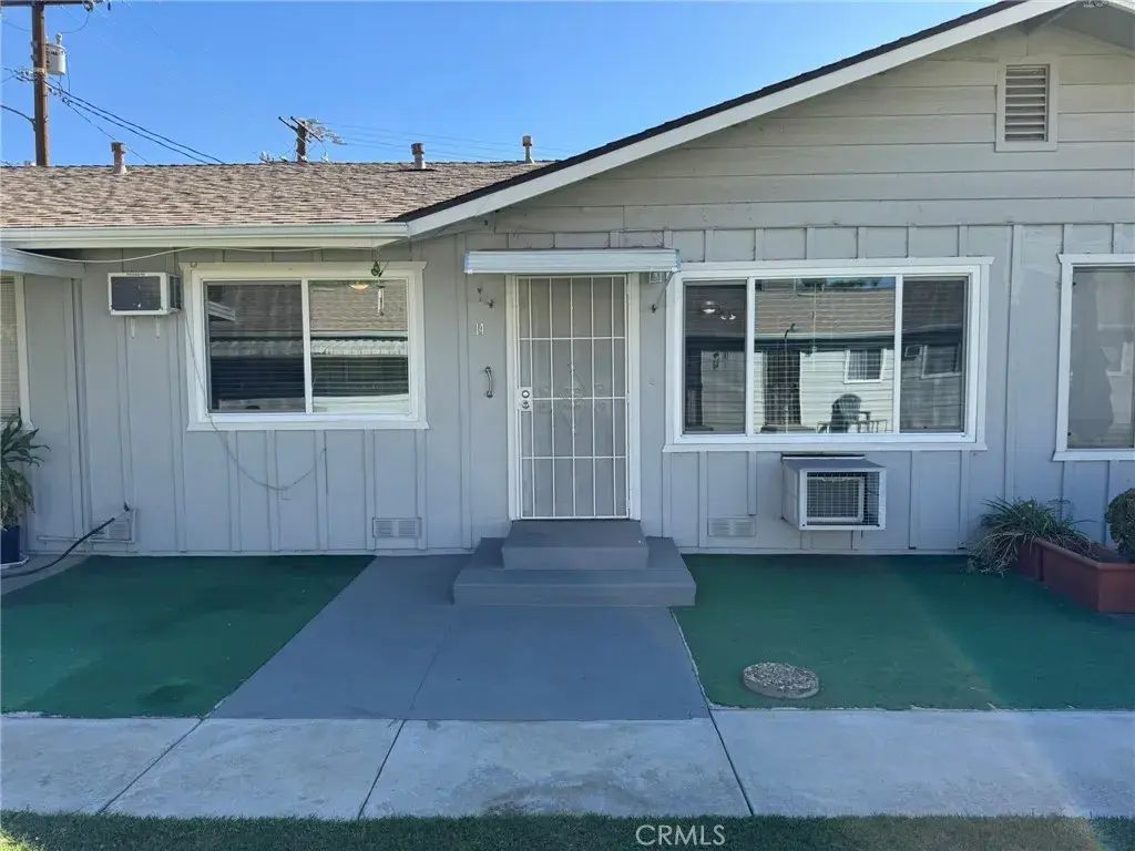150 E Lakeshore Drive 14, Lake Elsinore
