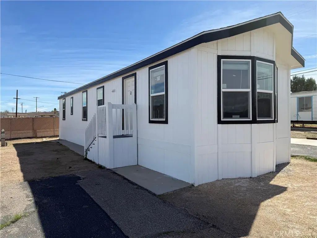 35475 National Trails 27, Daggett