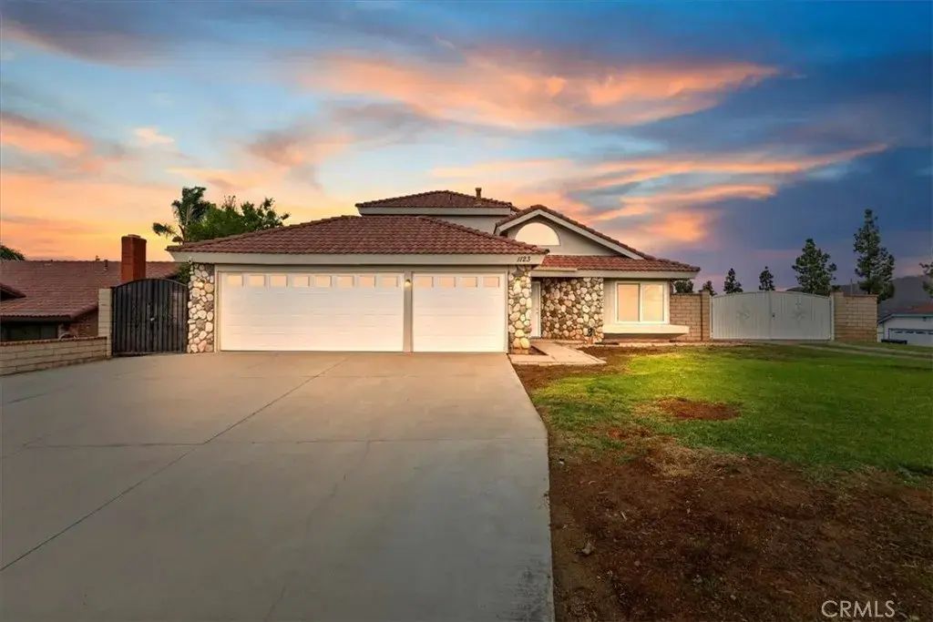 1123 Tolkien, Riverside