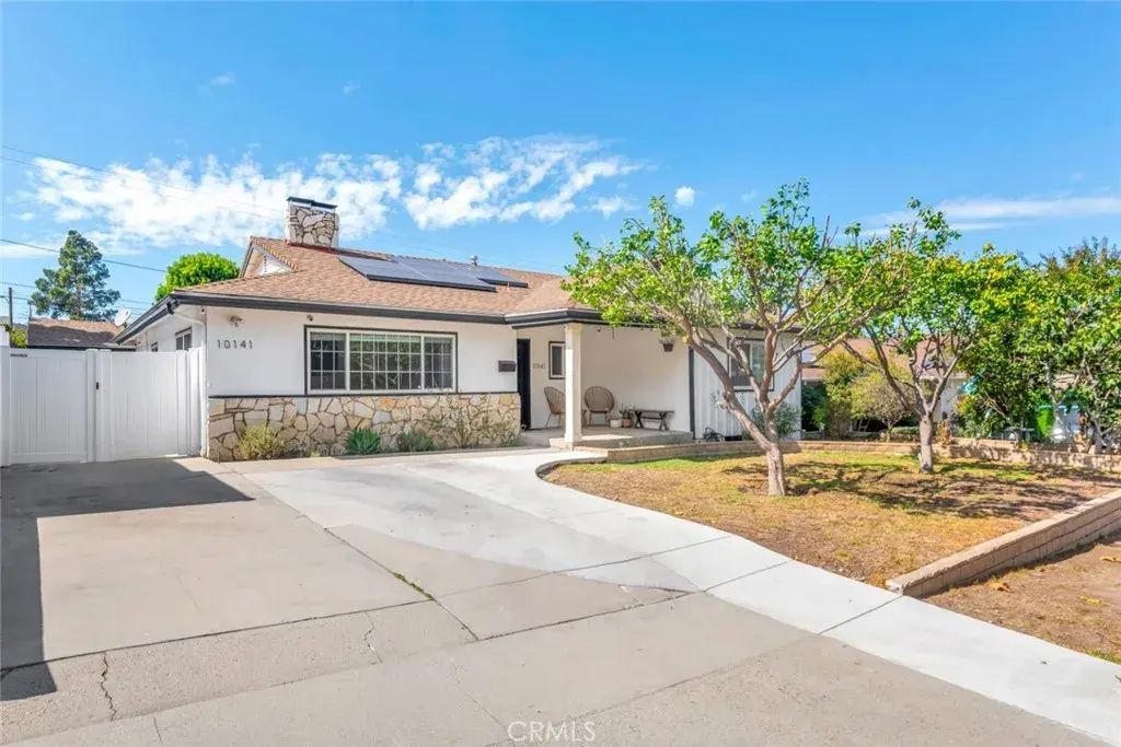 10141 Scoville Avenue, Sunland