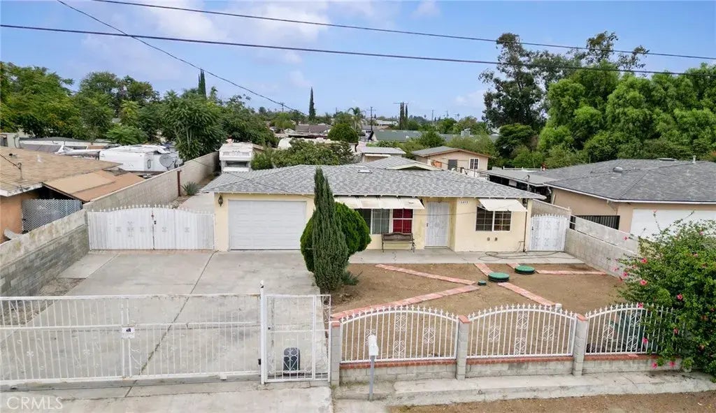 16448 Washington Drive, Fontana