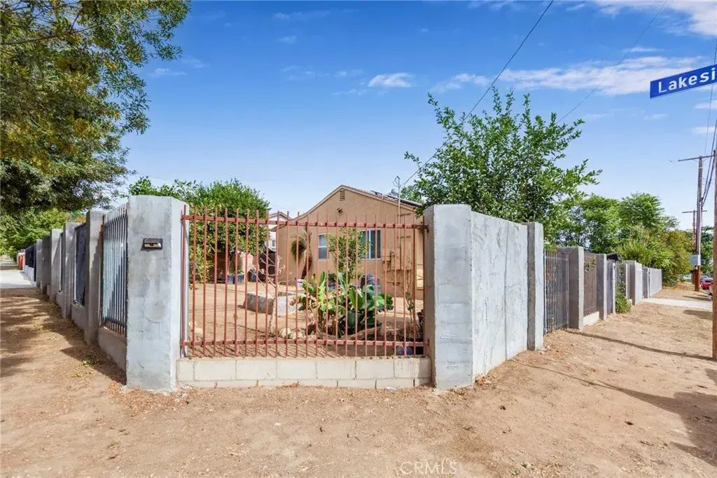 14758 Lakeside Street, Sylmar