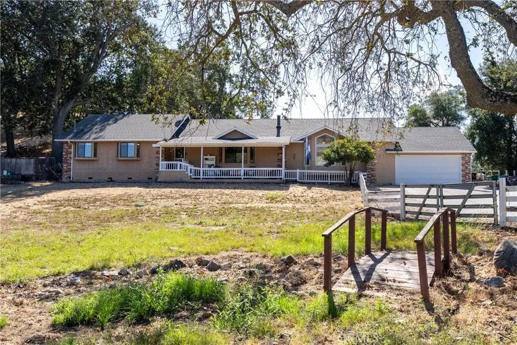 3880 Ardilla, Atascadero