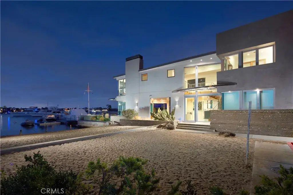 1042 W Bay Avenue, Newport Beach